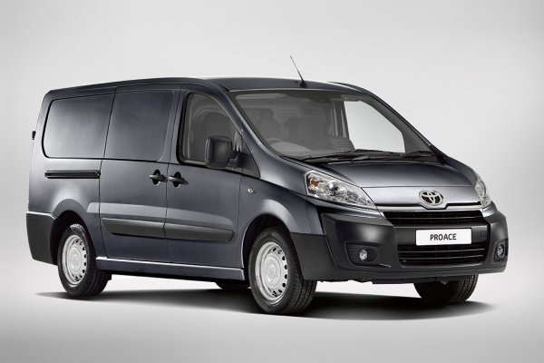 TOYOTA PROACE